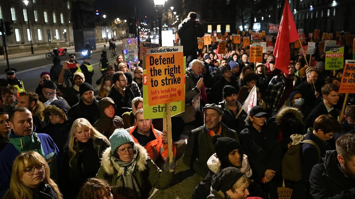 Strike in UK: Britain hit by biggest day of strikes in a decade, economic crisis deteriorating