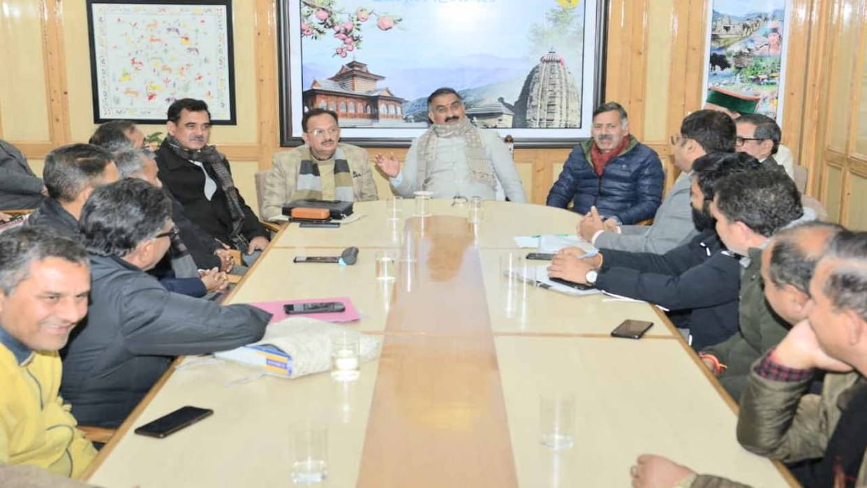 Four hours wait and 5 minutes in the meeting, cm sukhvinder Sukhu reached, cement dispute not resolved