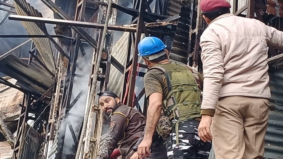 Jammu Kashmir: Fire broke out shed made for laborers in Vaishno Devi Bhawan complex