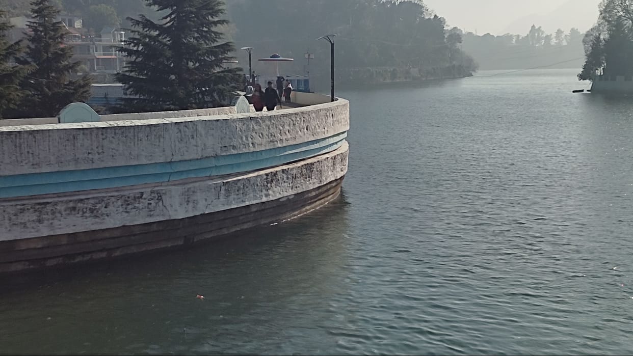 Uttarakhand News: Body of hotel worker found in Bhimtal lake nainital
