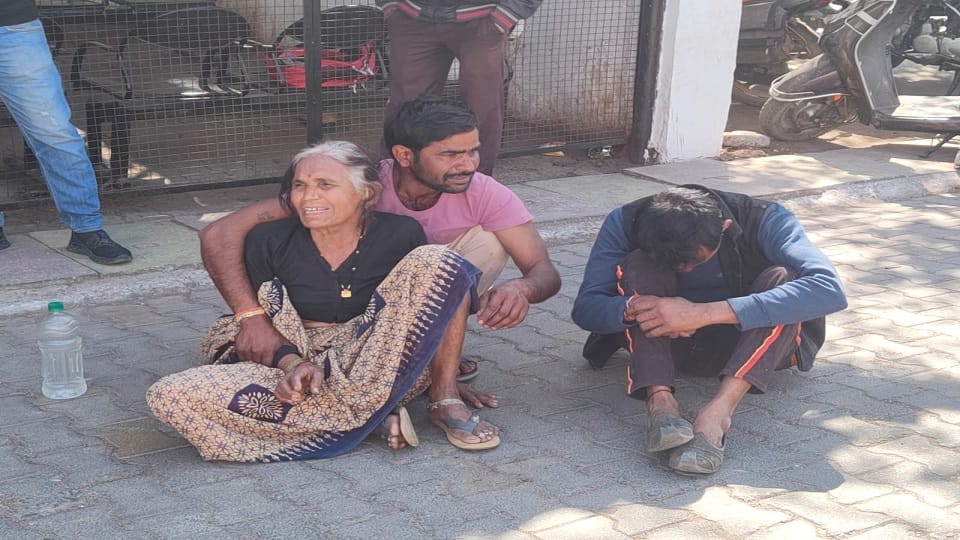Lineman burnt alive due to electrocution while repairing transformer in Jhansi