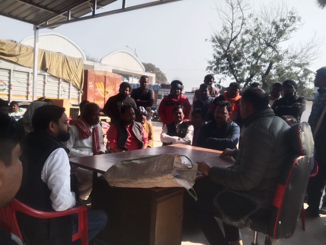 young man was beaten to death near liquor shop in chandauli after dispute over money transaction