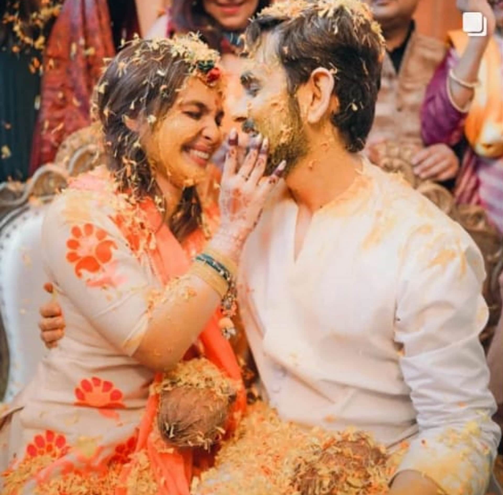 Chak De India co-star Chitrashi Rawat and Dhruvaditya Bhagwanani Marriage, Mehndi Pictures See Photos