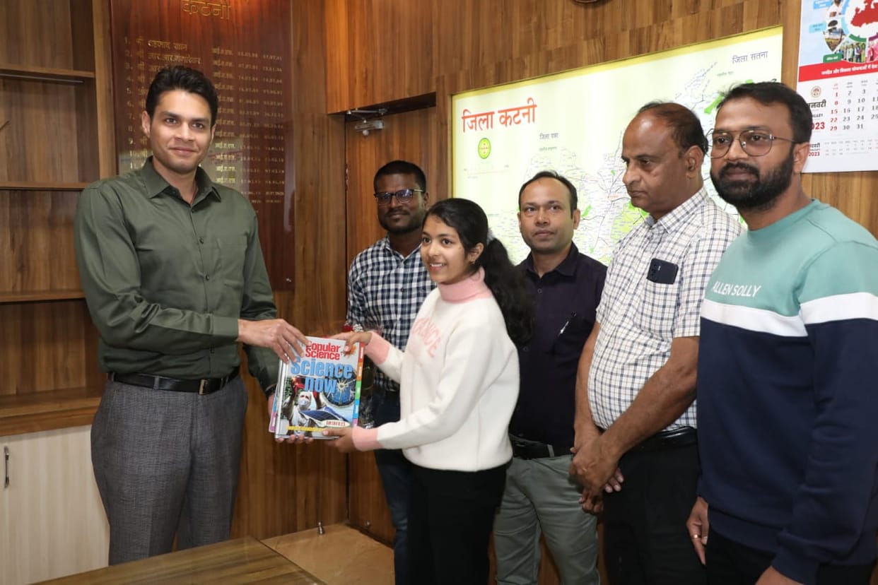 MP News: Meenakshi donated piggy bank money to make TV free, CM and PM also praised