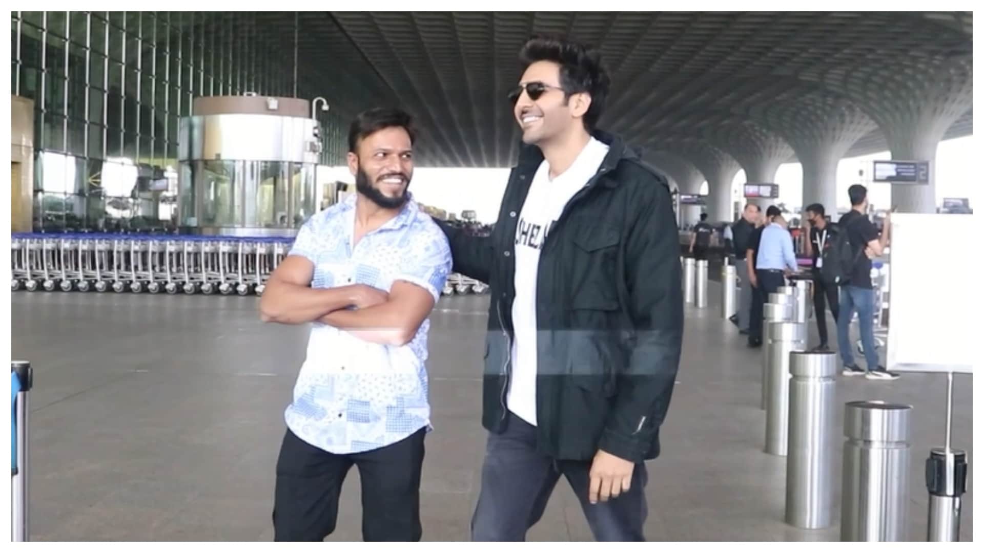Kartik Aryan Kriti Sanon flying to Agra for Shehzada Promotion They will attend Amar Ujala Event