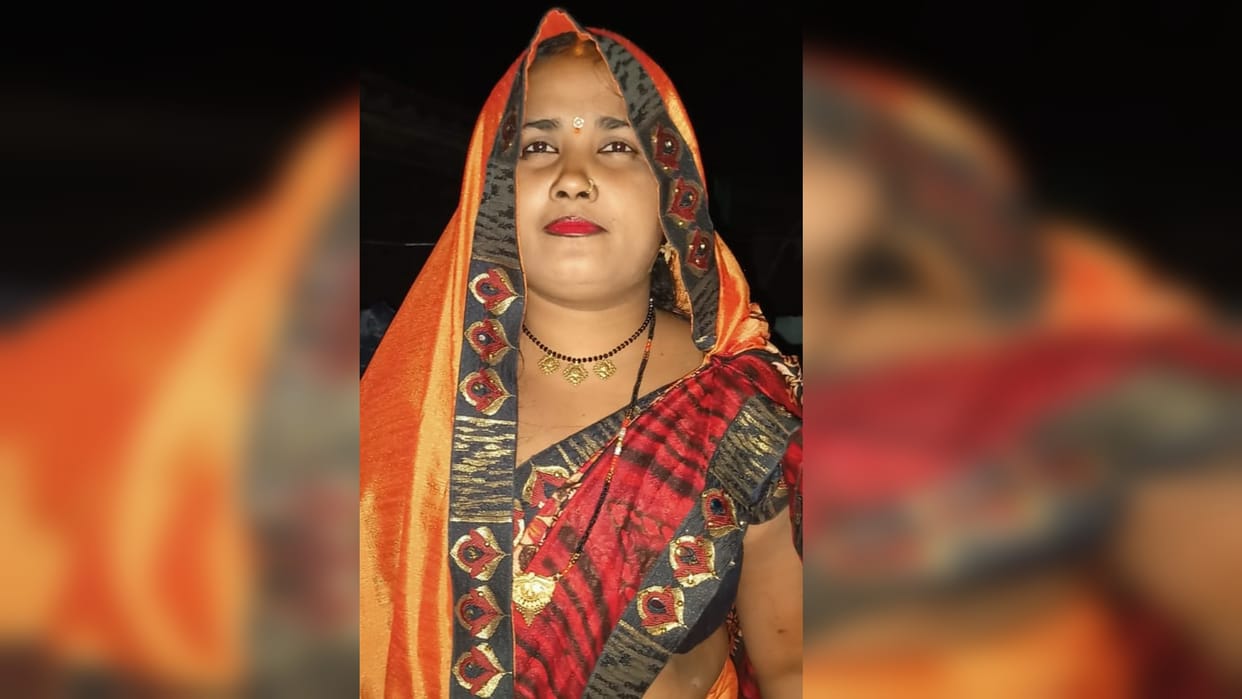 Woman killed husband and daughter injured after being hit by an unknown vehicle