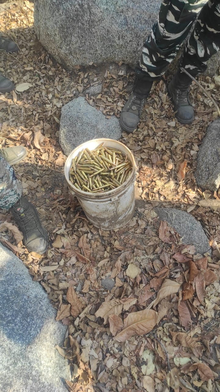 Naxalites were preparing to fight with the police, in the Naxalite operation, the police got a bucket full of