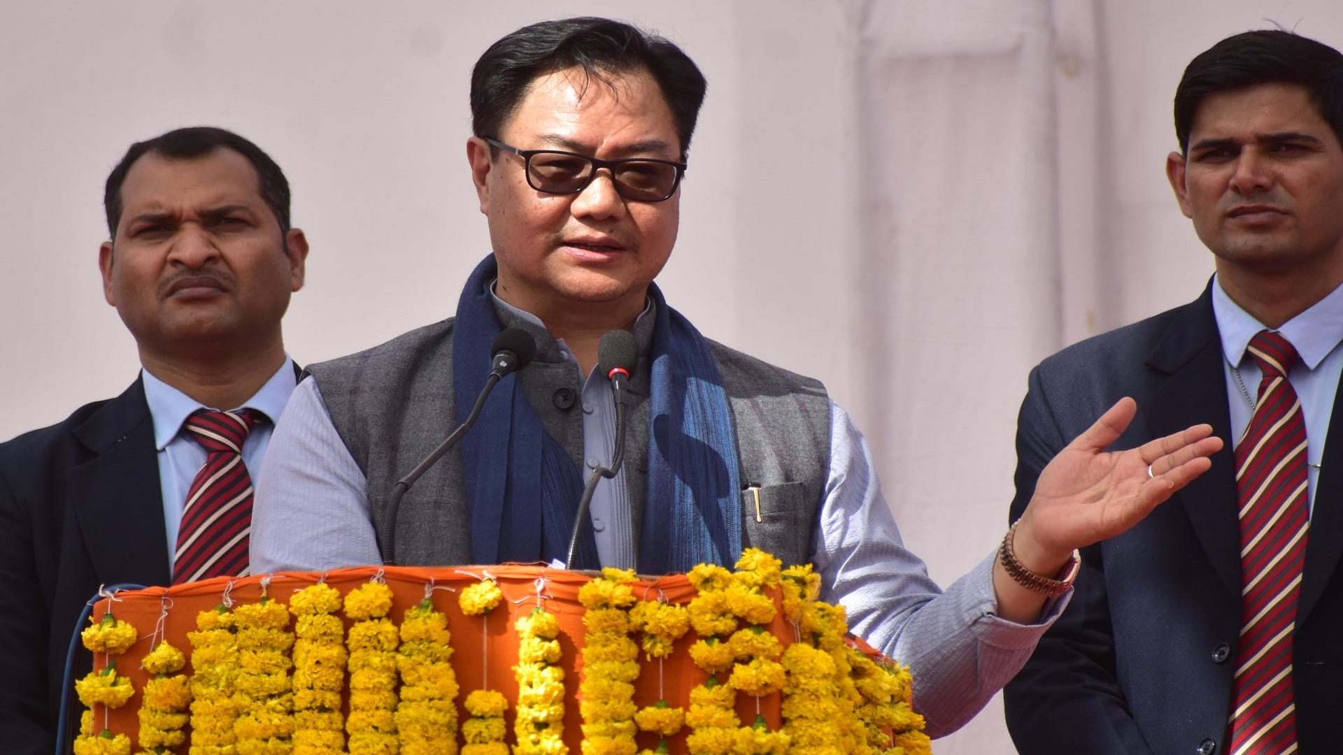 The central government is working towards providing cheap, accessible and quick justice to the people.