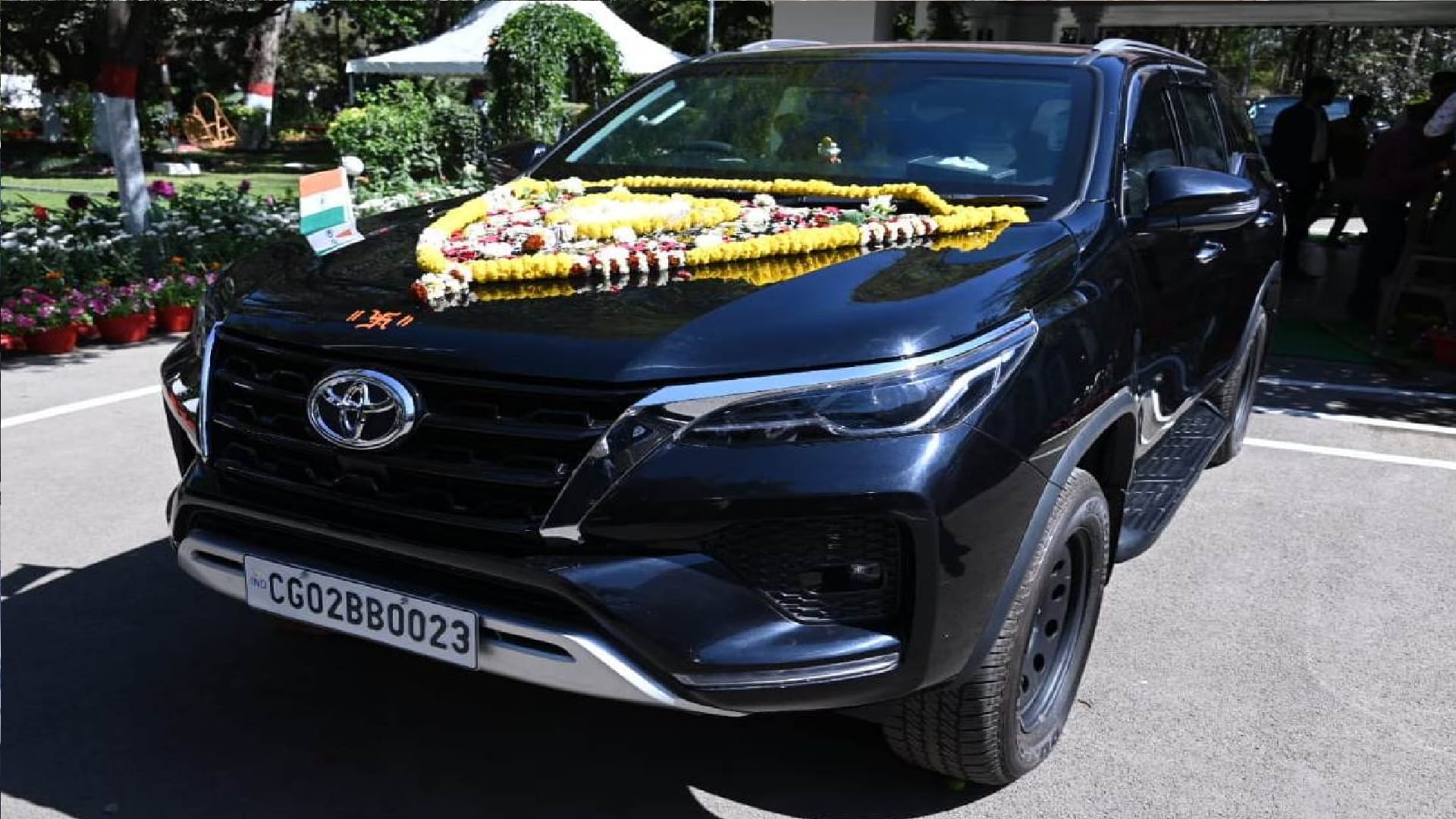 Chhattisgarh CM Bhupesh Baghel new car CG02BB0023