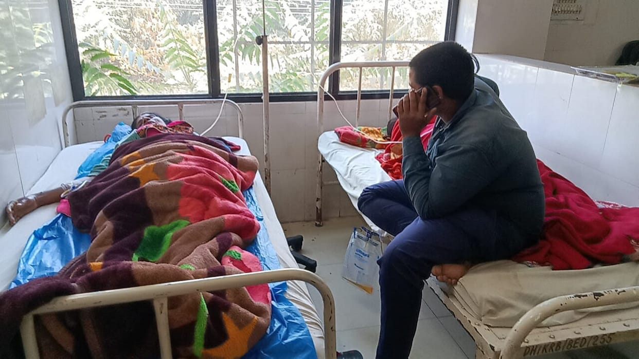 11 people of same family injured in road accident in korba