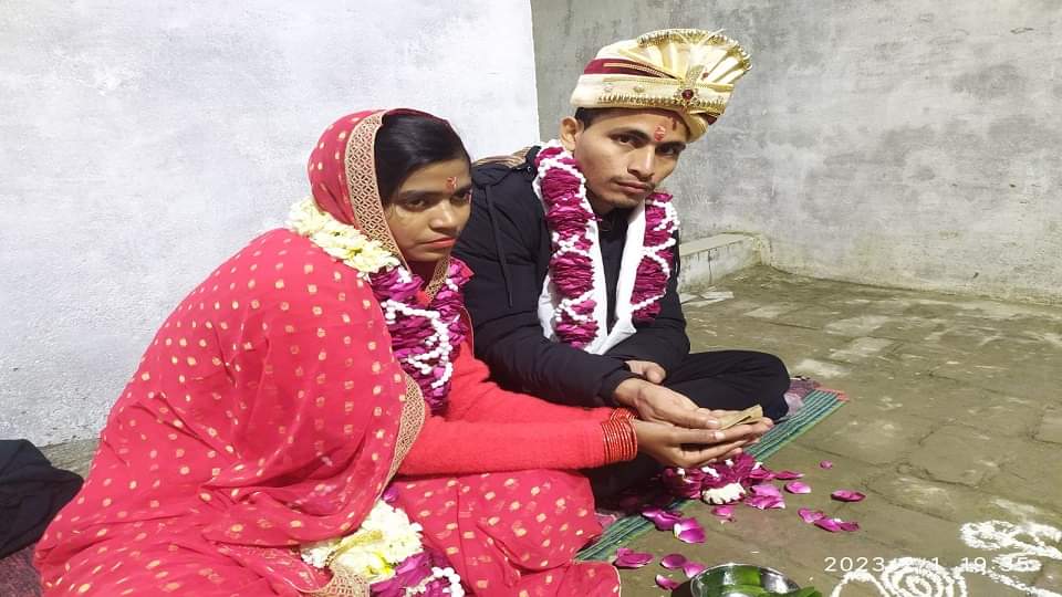 Women kept Karva Chauth Vrat see photos in Bareilly