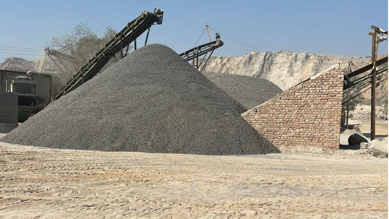 Cobblestone, sand and dust found being sold in the open, fine of Rs 1 lakh