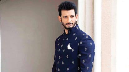 3 Idiots Starrer Aamir Khan R Madhvan Sharman Joshi Promoting Film Congratulation shared video on instagram