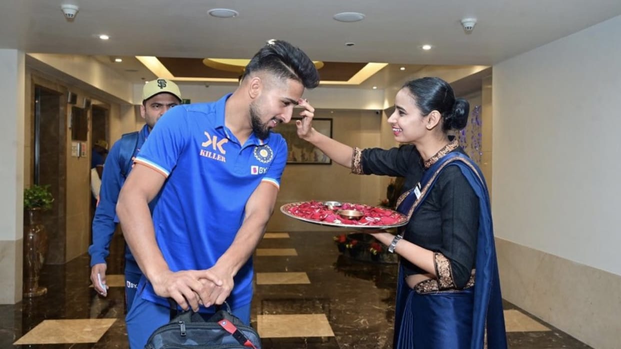 IND vs AUS New picture surfaced after Umran Malik controversy over avoiding tilak in hotel