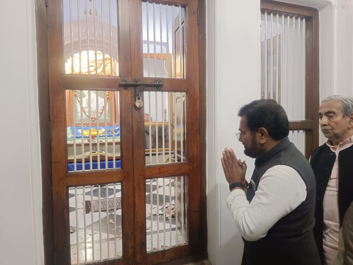 big leaders remained absent to welcome Congress state president in varanasi