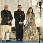 नवविवाहित जोड़े के साथ प्रधानमंत्री नरेंद्र मोदी