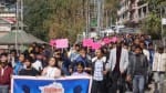 सिक्किम में प्रदर्शन करते लोग