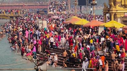 Magh Purnima Snan 2023 devotees reached Haridwar for Ganga Snan Uttarakhand Watch photos