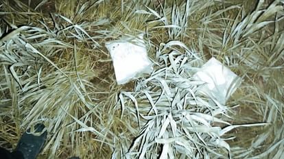 Punjab: BSF firing on Pakistani drone returning to throw heroin in Fazilka, 2.5 kg heroin found in search Recovered Packets.
