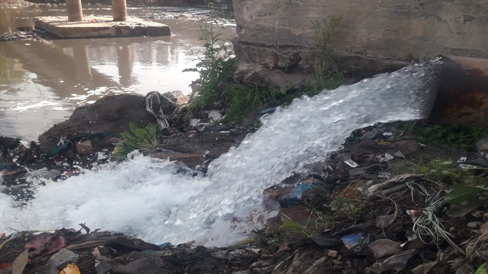 G-20 guests do not get the foul smell of sewer Gangajal is being poured into the drain