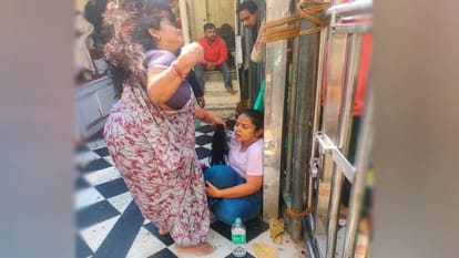 Many devotees trapped in crowd fainted in Banke Bihari Temple of Vrindavan they were treated