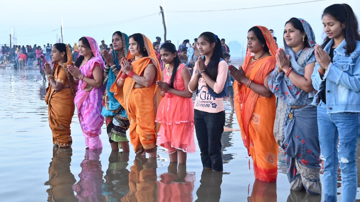 devotees take dip in sangam on punni mela (magh purnima) in chhattisgarh rajim