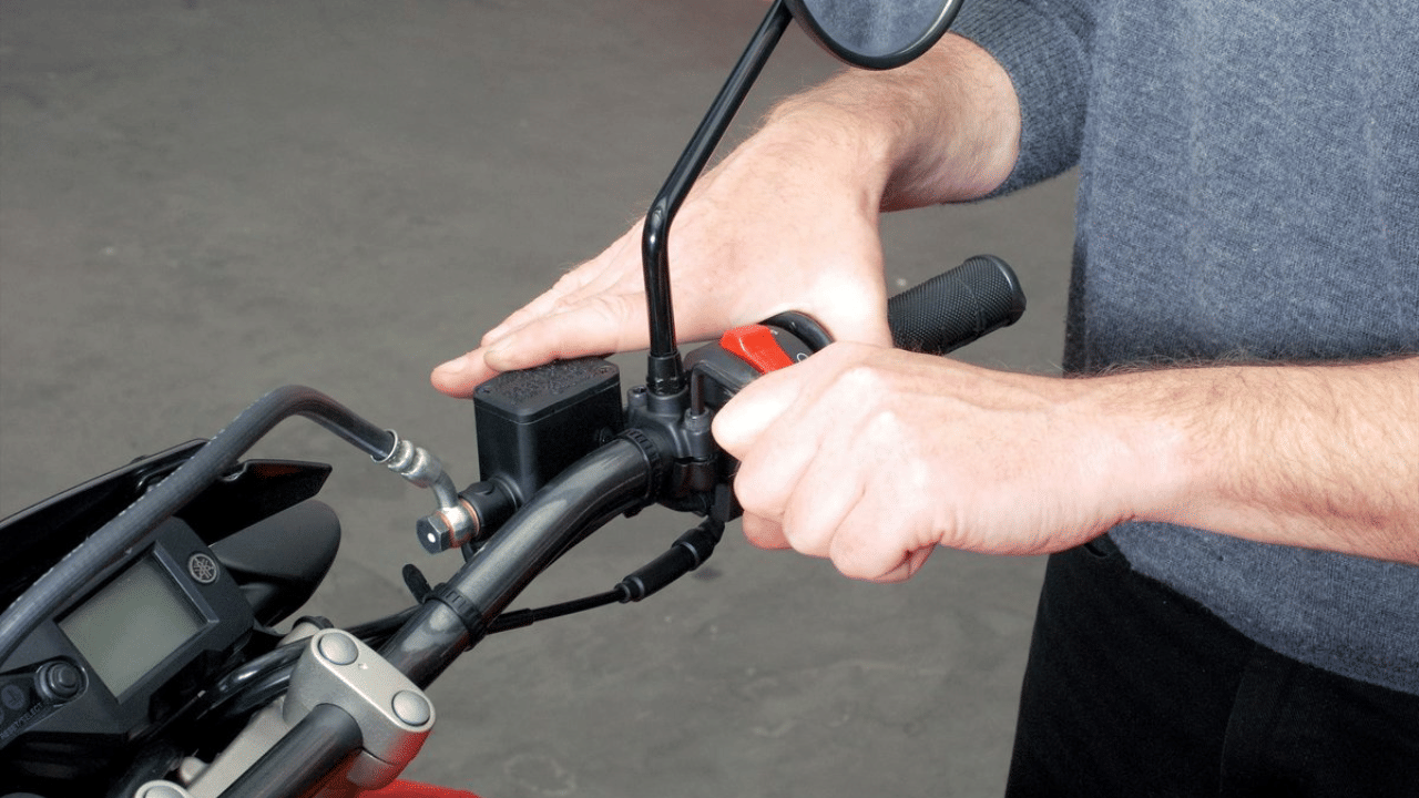 brake fluid is very important for bike disk brake system, know full details