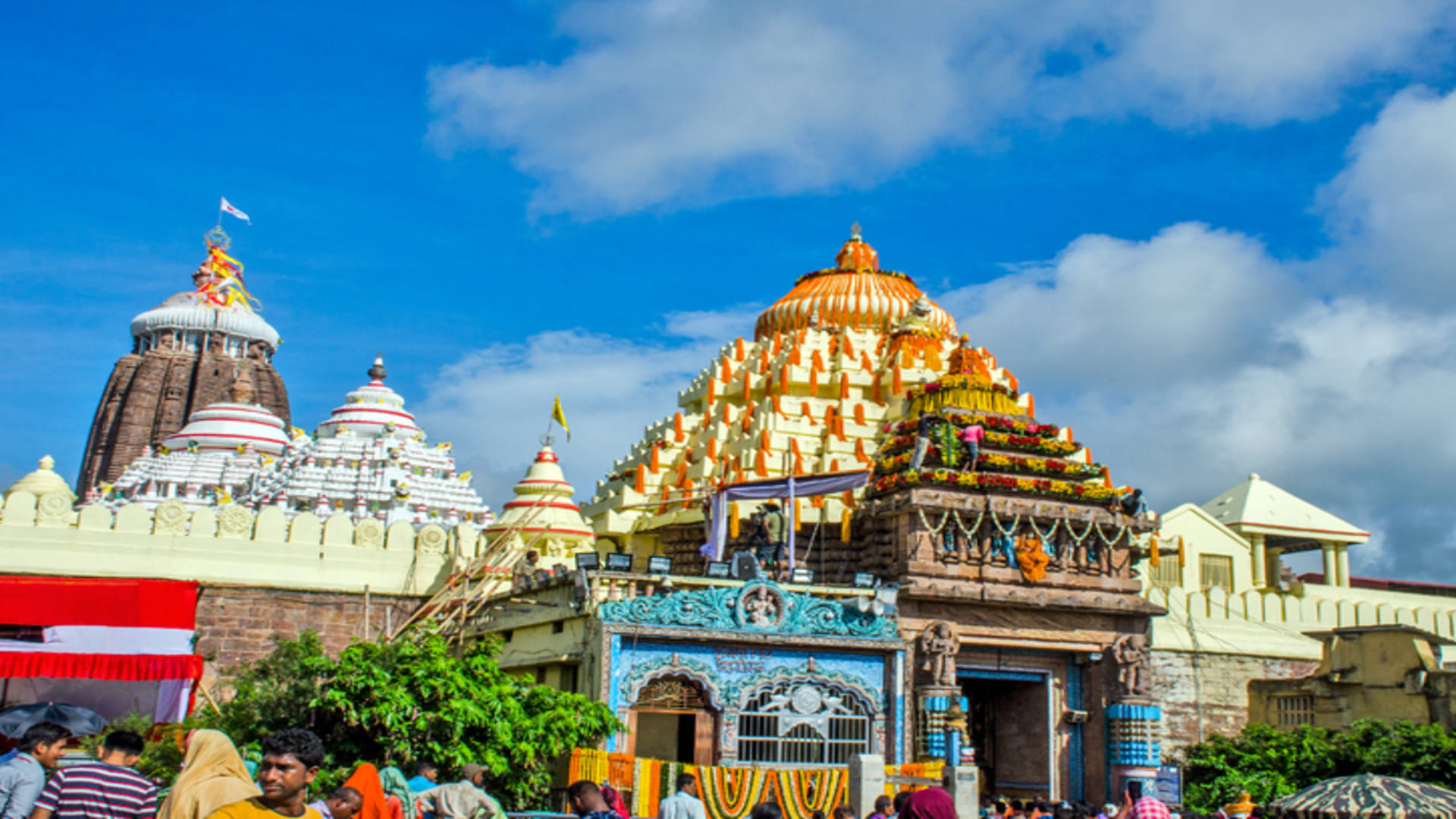 IRCTC Tour Package for Historical Temple Journey Indian Railways Kashi Vishwanath Puri Gangasagar Yatra