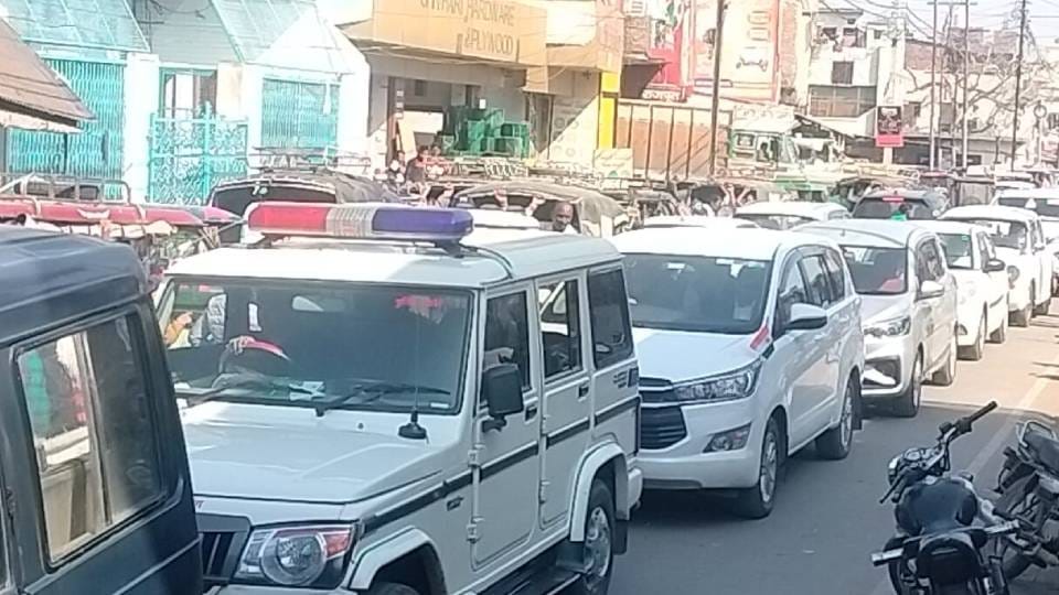 Minister Swatantra Dev Singh convoy got stuck in jam in Mathura