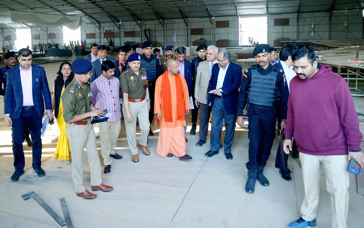 CM Yogi inspected the venue of UPGIS, planted saplings near the main venue
