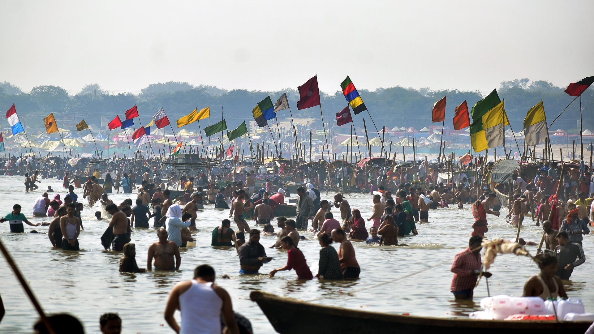Maghi Purnima: Lakhs of devotees took a dip in Sangam in Punya Yoga