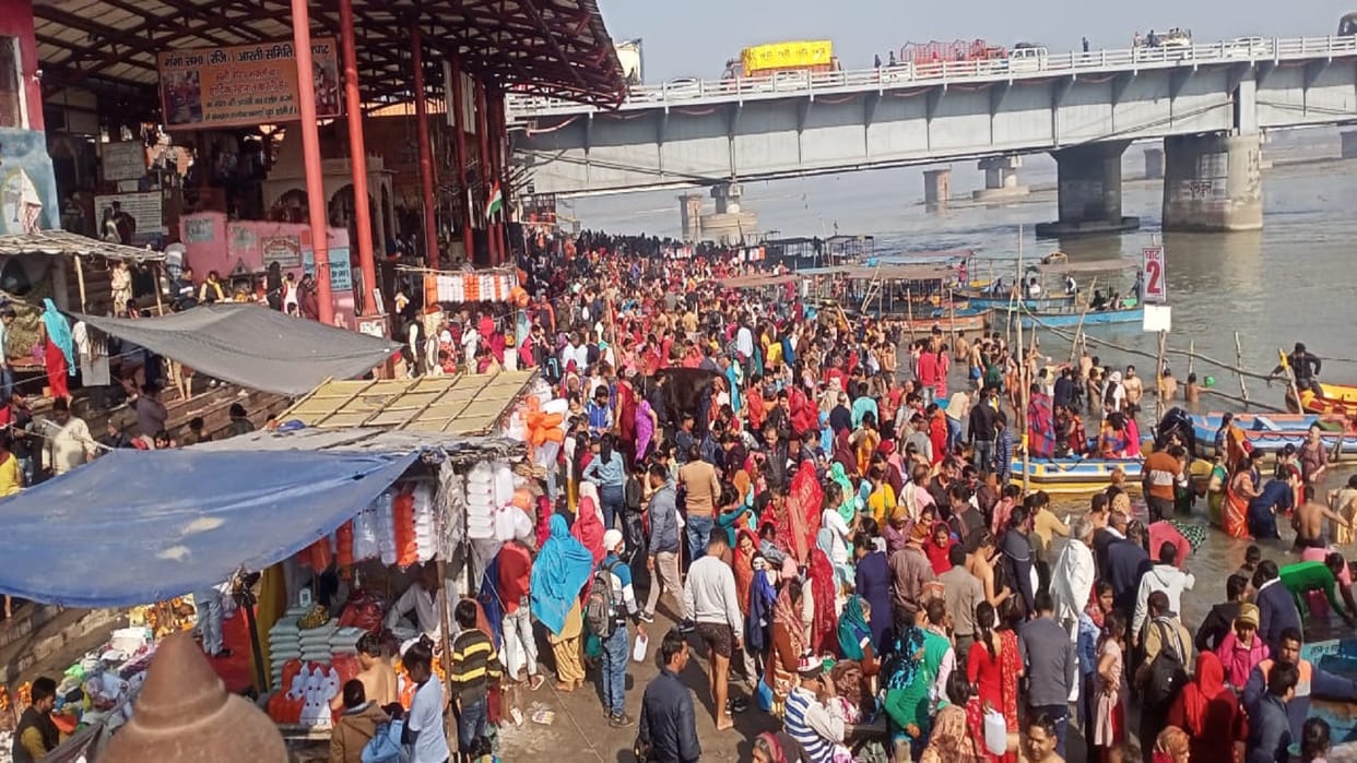 Amroha Devotees take a dip of faith on Maghi Purnima