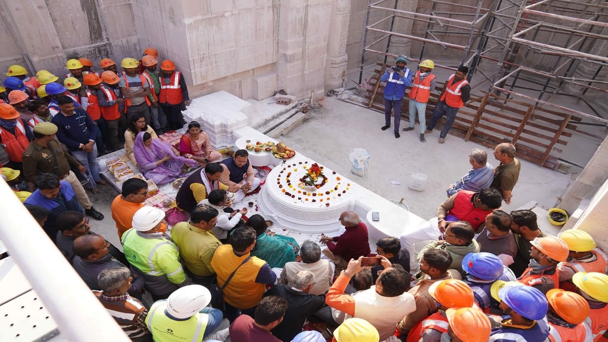 Worship done for construction of door frame of sanctum sanctorum of Shri Ram temple in Ayodhya