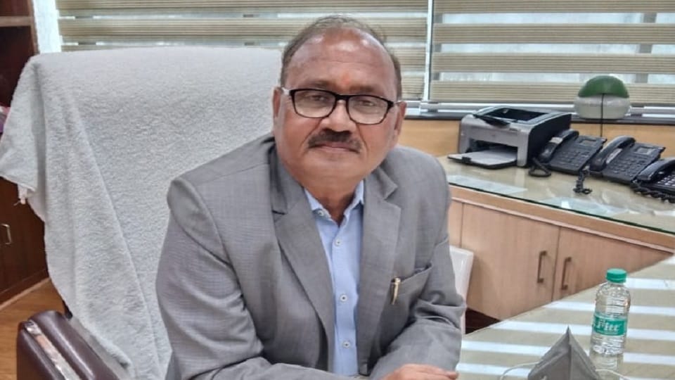 Professor Alok Rai will remain in charge of AKTU