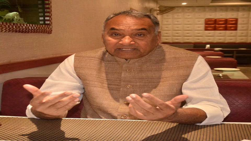 Nine paise was not given to AMU in nine years, political bread is being baked