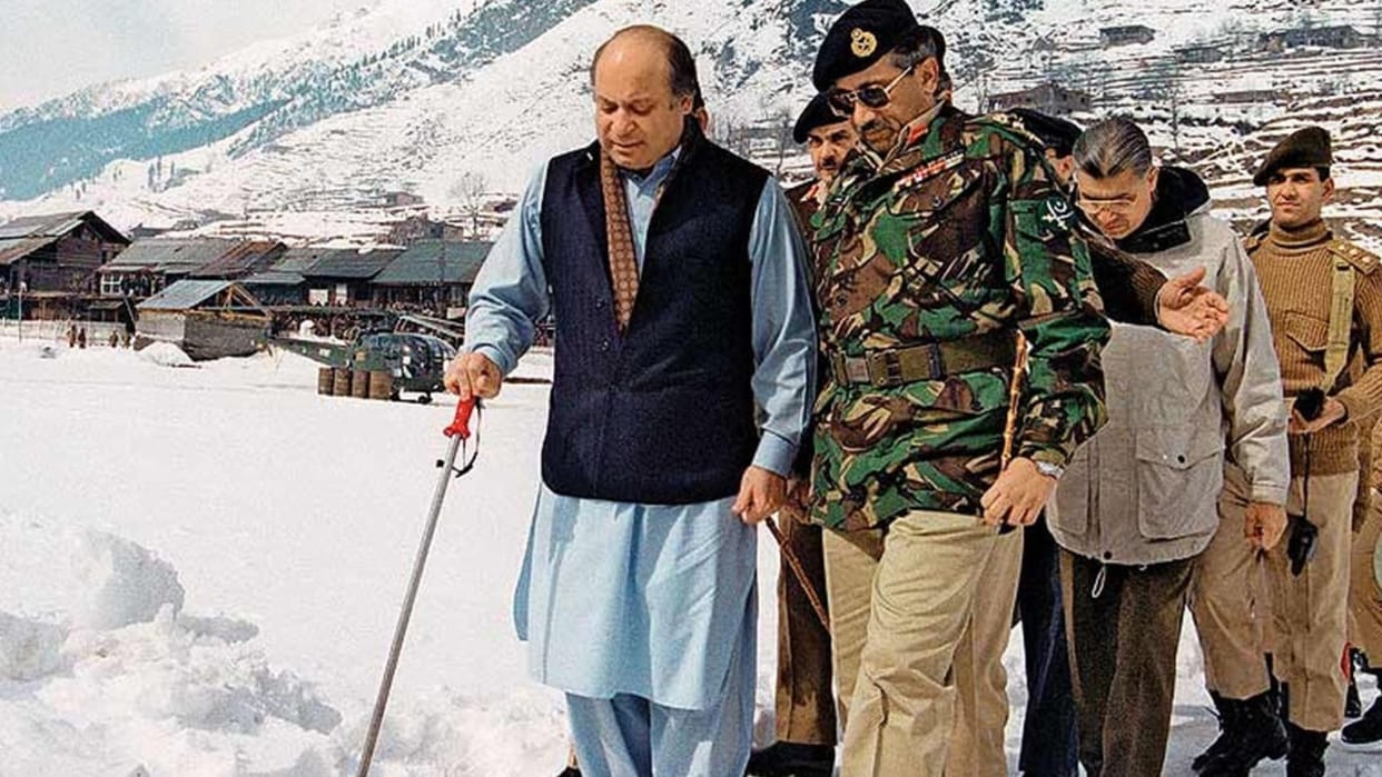 pervez musharraf nawaz sharif could died in kargil war in indian fighter jet bombing at lac