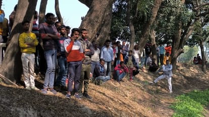 Dead body of an innocent found floating in a pond near the house, disappeared five days ago