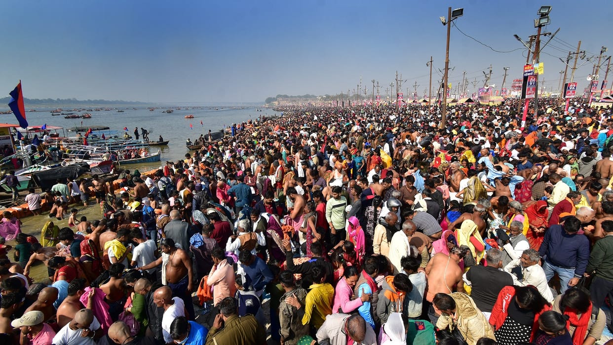 Maghi Purnima: Lakhs of devotees took a dip in Sangam in Punya Yoga