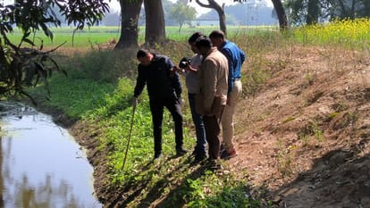Dead body of an innocent found floating in a pond near the house, disappeared five days ago