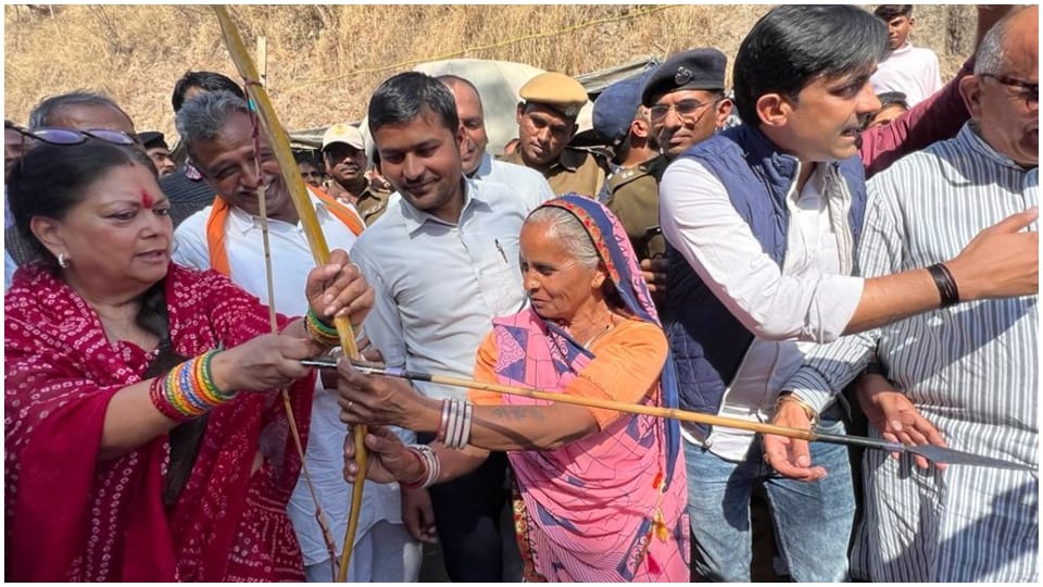 Rajasthan EX CM Vasundhara Raje visits Beneshwar Dham in Dungarpur