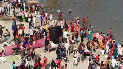 devotees took holy bath in ganga and ramganga on Magh Purnima