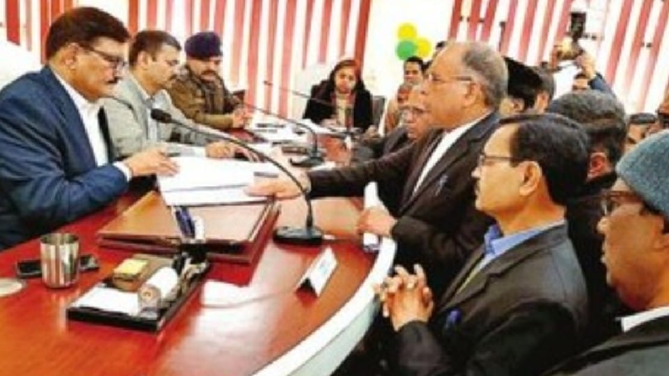many people made complaints in Sampurna Samadhan Divas in bareilly