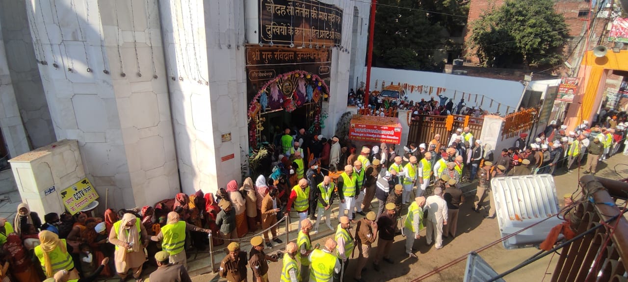 Amazing glimpses of Saint Ravidas' birth anniversary, followers immersed in devotion singing and dancing