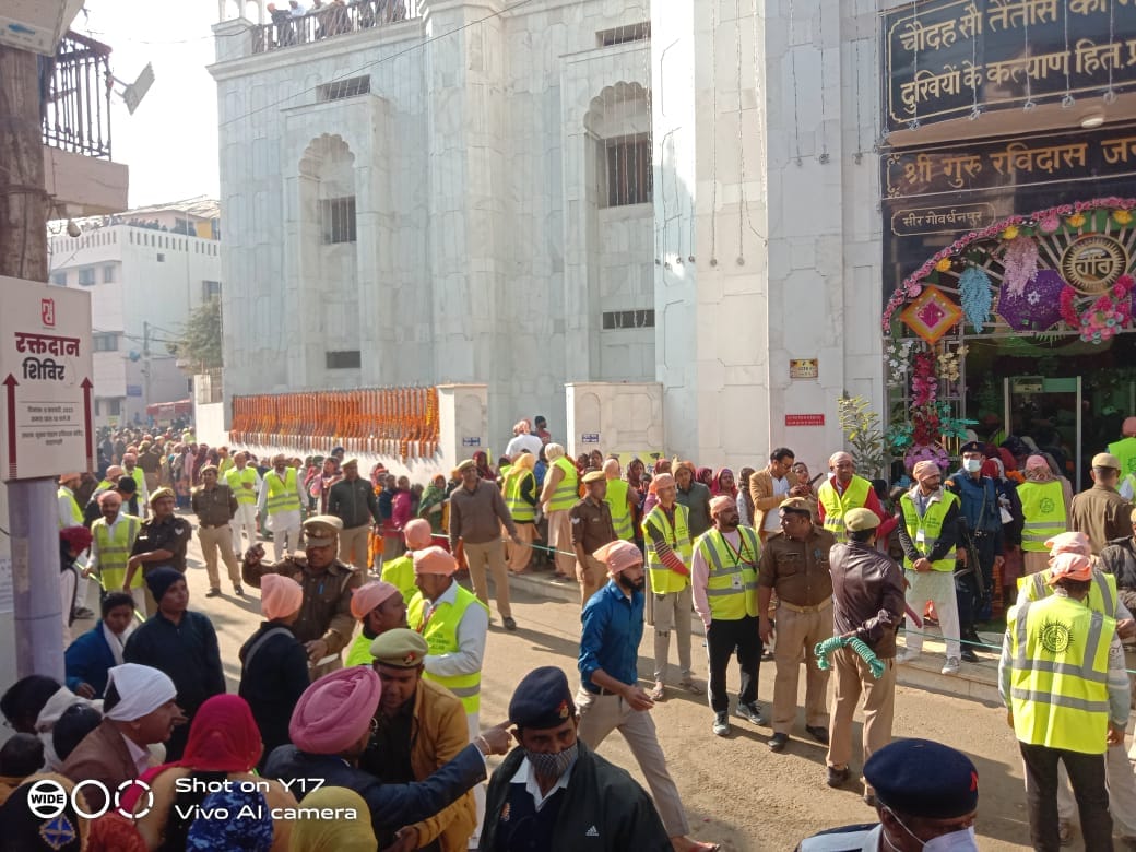Amazing glimpses of Saint Ravidas' birth anniversary, followers immersed in devotion singing and dancing