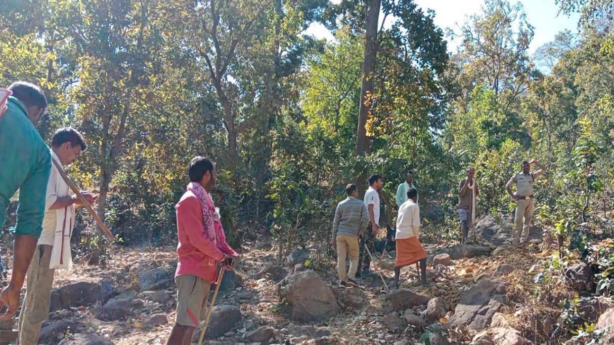 Shahdol News A man who went fishing in Kelhari village was killed by a tiger