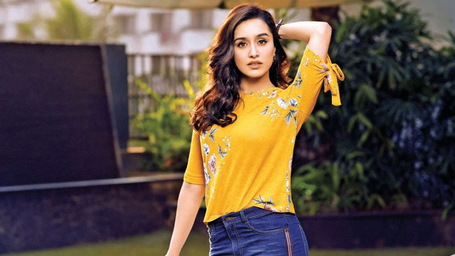 Shakti Kapoor Thumka Dance on daughter shraddha kapoor song video goes viral