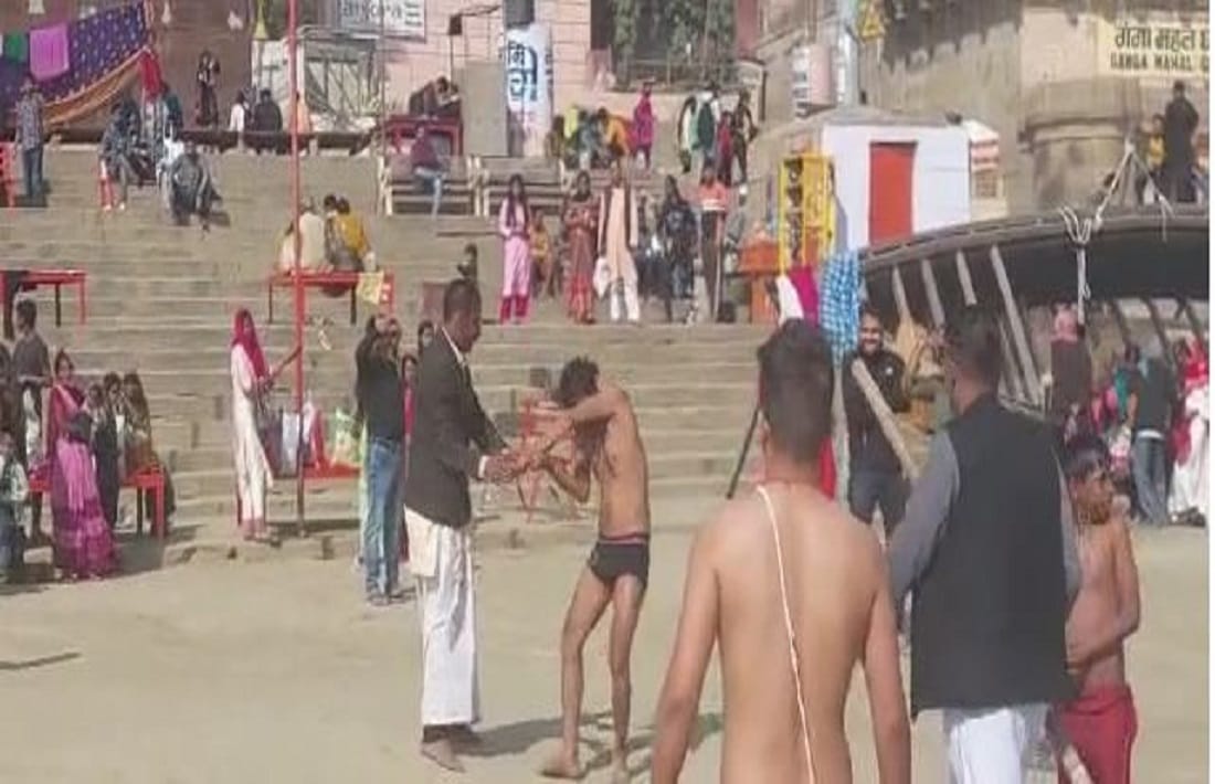 Pandas beat up drunk youths at assi ghat varanasi video viral