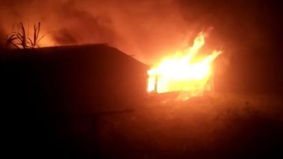 समस्तीपुर में शॉर्ट सर्किट से पॉल्ट्री फॉर्म में लगी भीषण आग