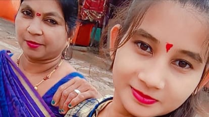 अपनी मां के साथ ऋचा।