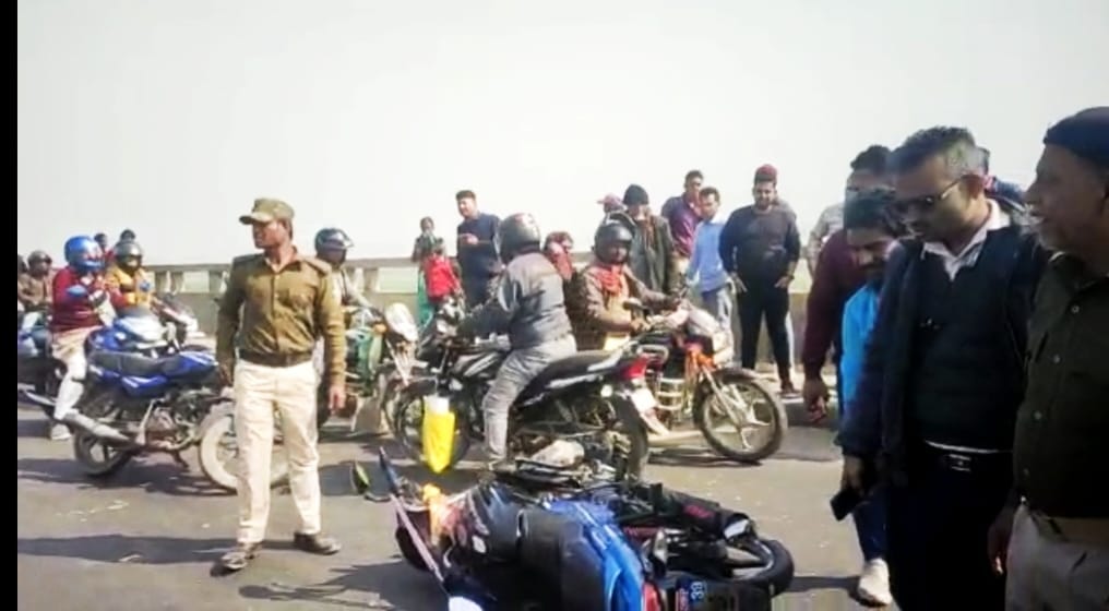 Horrific accident in Bhagalpur: Truck crushed the bike of young man and woman on Vikramishla bridge, both died